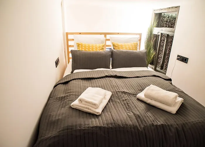 Very Stylish And Fresh Studio Home In The Center