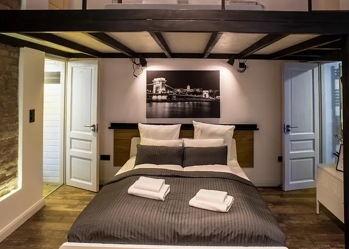 Very Stylish And Fresh Studio Home In The Center